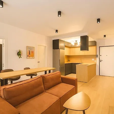 Central One Serenity Loft Plus Parking-2