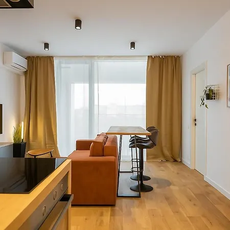 Central One Serenity Loft Plus Parking-3